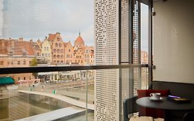 Granaria Premium Riverside & Parking By Downtown Apartments
