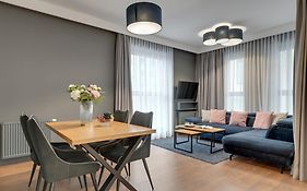 Granaria Premium Riverside & Parking By Downtown Apartments